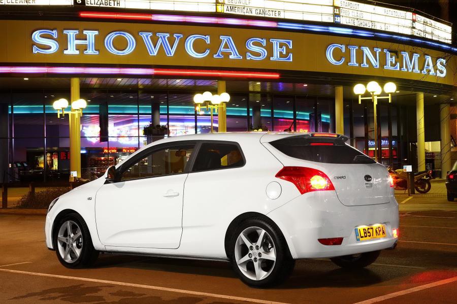  Kia pro_cee&rsquo;d 2008 года  (фото 35 из 182)